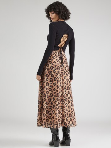 SOMETHINGNEW - Falda 'Lolita' en marrón