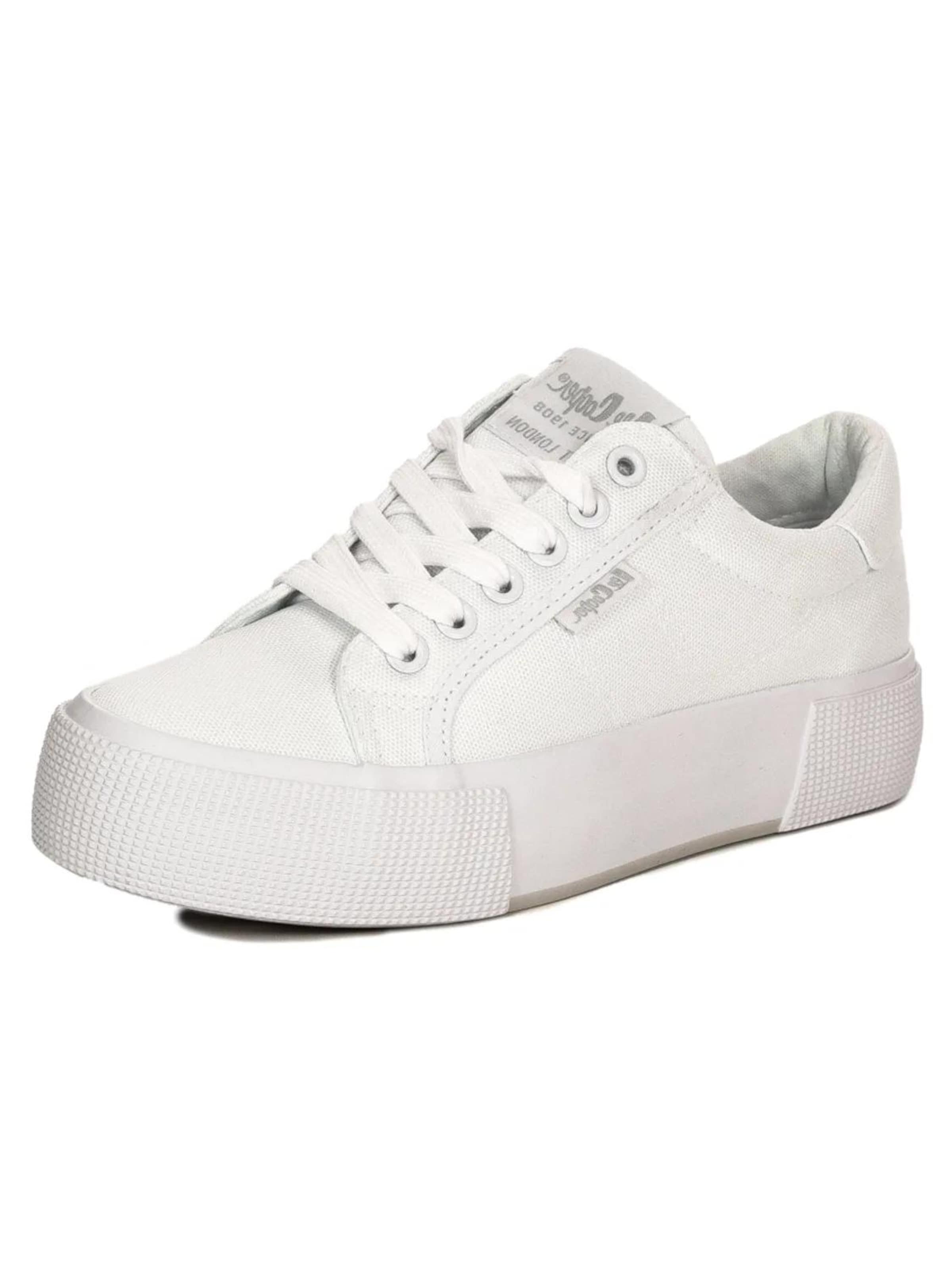 Lee Cooper Sneakers in White: front