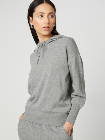 Liz Kaeber Sweatshirt i grå: framsida