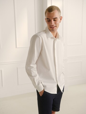 Coupe regular Chemise 'Fernando' Guido Maria Kretschmer Men en blanc