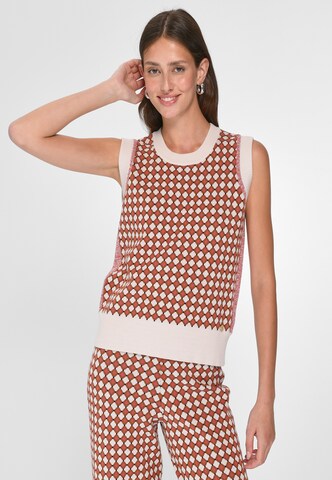 Uta Raasch Knitted Vest in Beige: front