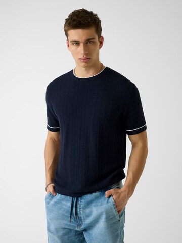 GUESS T-Shirt in Blau: Vorderseite
