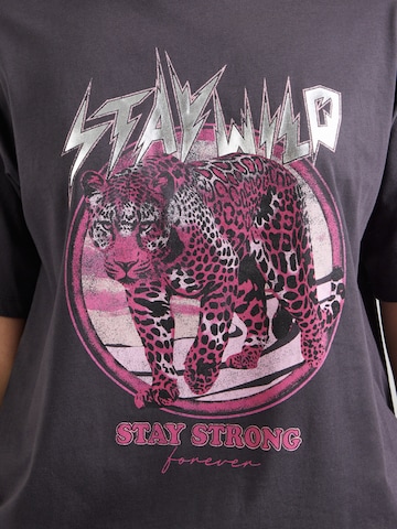 Noisy may T-shirt 'NMKARLA' i grå