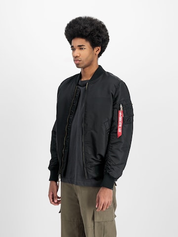 ALPHA INDUSTRIES - Casaco meia-estação 'Ma-1 VF 59' em preto: frente
