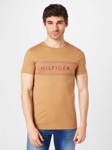 TOMMY HILFIGER Тениска в кафяво: отпред