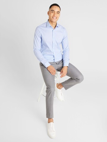 Michael Kors Slim Fit Hemd in Blau