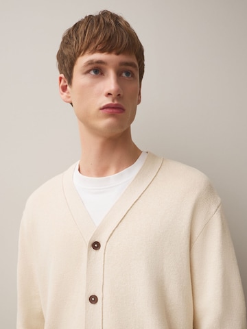 Next Neuletakki värissä beige