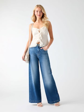 GUESS Wide Leg Jeans 'W6YAJGD1355' i blå