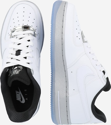 Nike Sportswear Rövid szárú sportcipők 'AIR FORCE 1 07 SE' - fehér