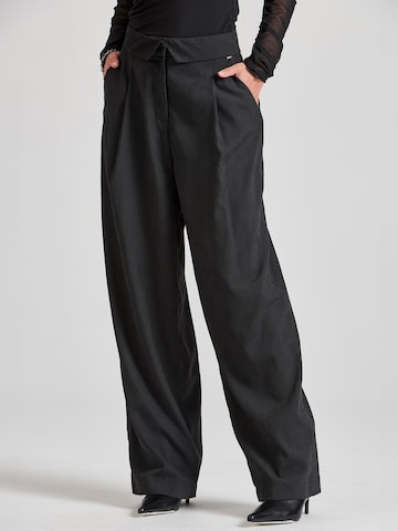 Funky Buddha Loosefit Veckad byxa i svart: framsida