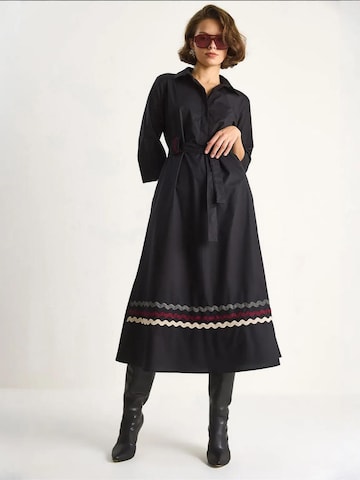 Abito camicia di Bianco Lucci in nero