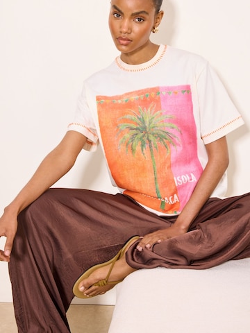 Lipsy - Camiseta talla grande en blanco