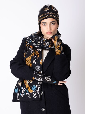 IVKO Woman Beanie in Black: front