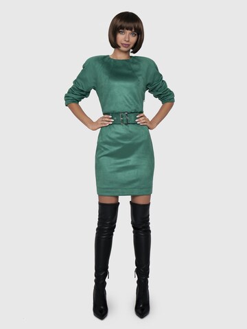 Anushka Jurk in Groen