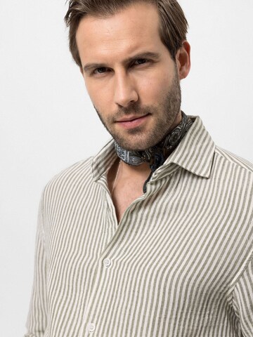 Antioch Regular fit Button Up Shirt in Green