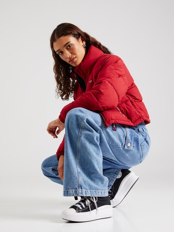 Tommy JeansPrijelazna jakna 'Essential' - crvena boja