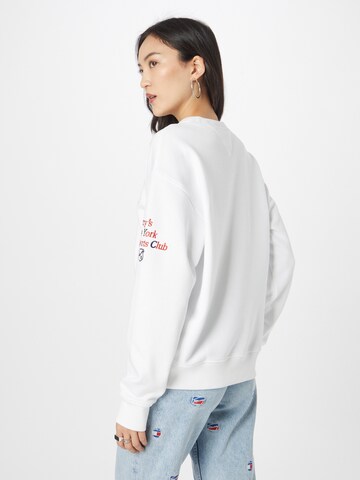 Tommy Jeans Sweatshirt 'Modern Sport 1' in White