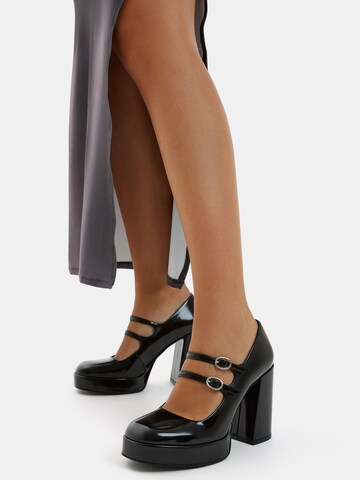 Bershka Pumps in Schwarz: Vorderseite