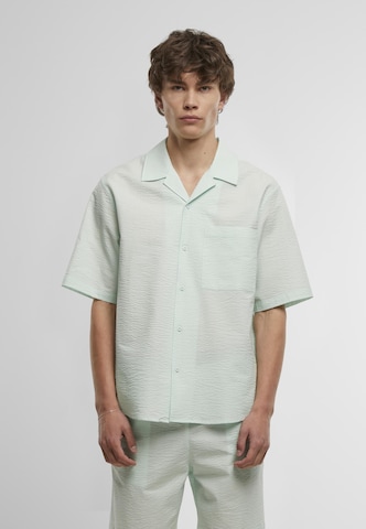 Urban Classics Comfort fit Button Up Shirt in Green