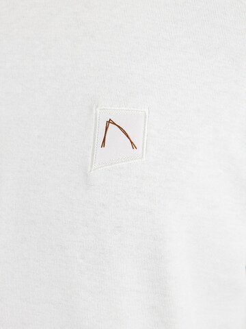 T-Shirt 'Hely' CHASIN' en blanc