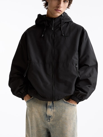 Pull&Bear Prehodna jakna | črna barva