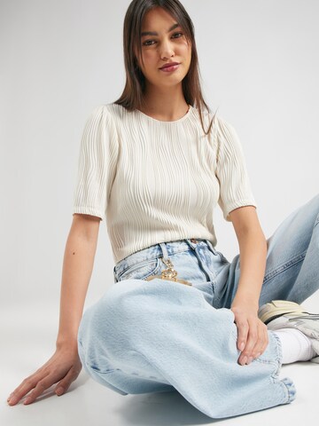 VILA - Camiseta en beige: frente