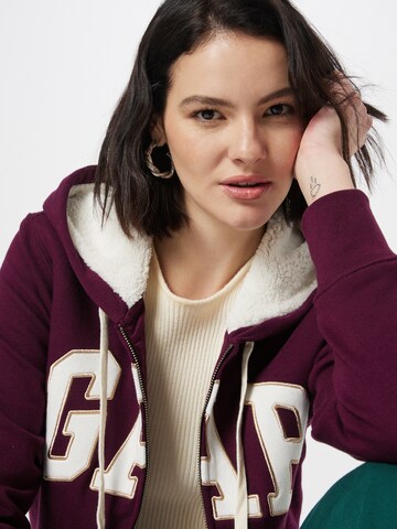 GAP Sweatjacke in Lila