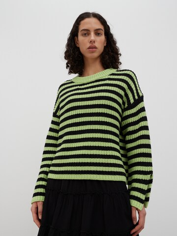 Pull-over 'Danco' EDITED en vert : devant