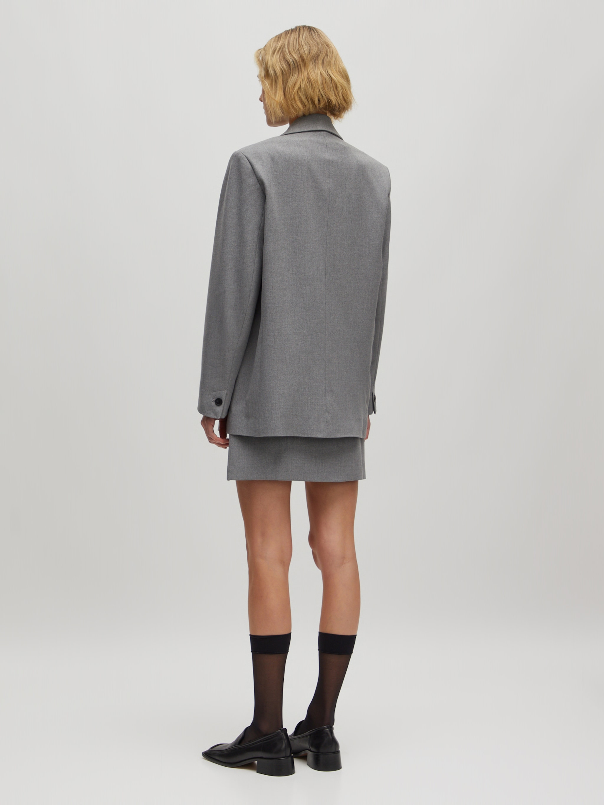 EDITED Producten Blazers 'Kainoa' Grijs