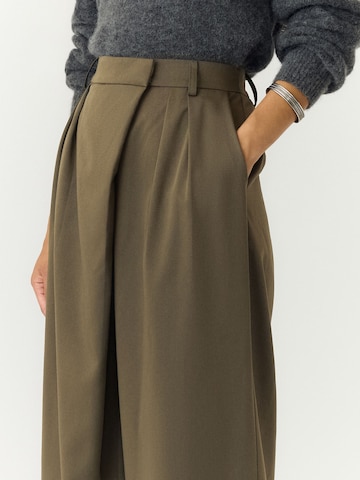 YAS Regular Trousers 'WERA' in Green