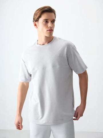 Tommy Life T-Shirt in Grau: Vorderseite