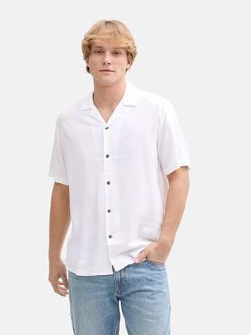 TOM TAILOR DENIM Comfort fit Button Up Shirt in White: front