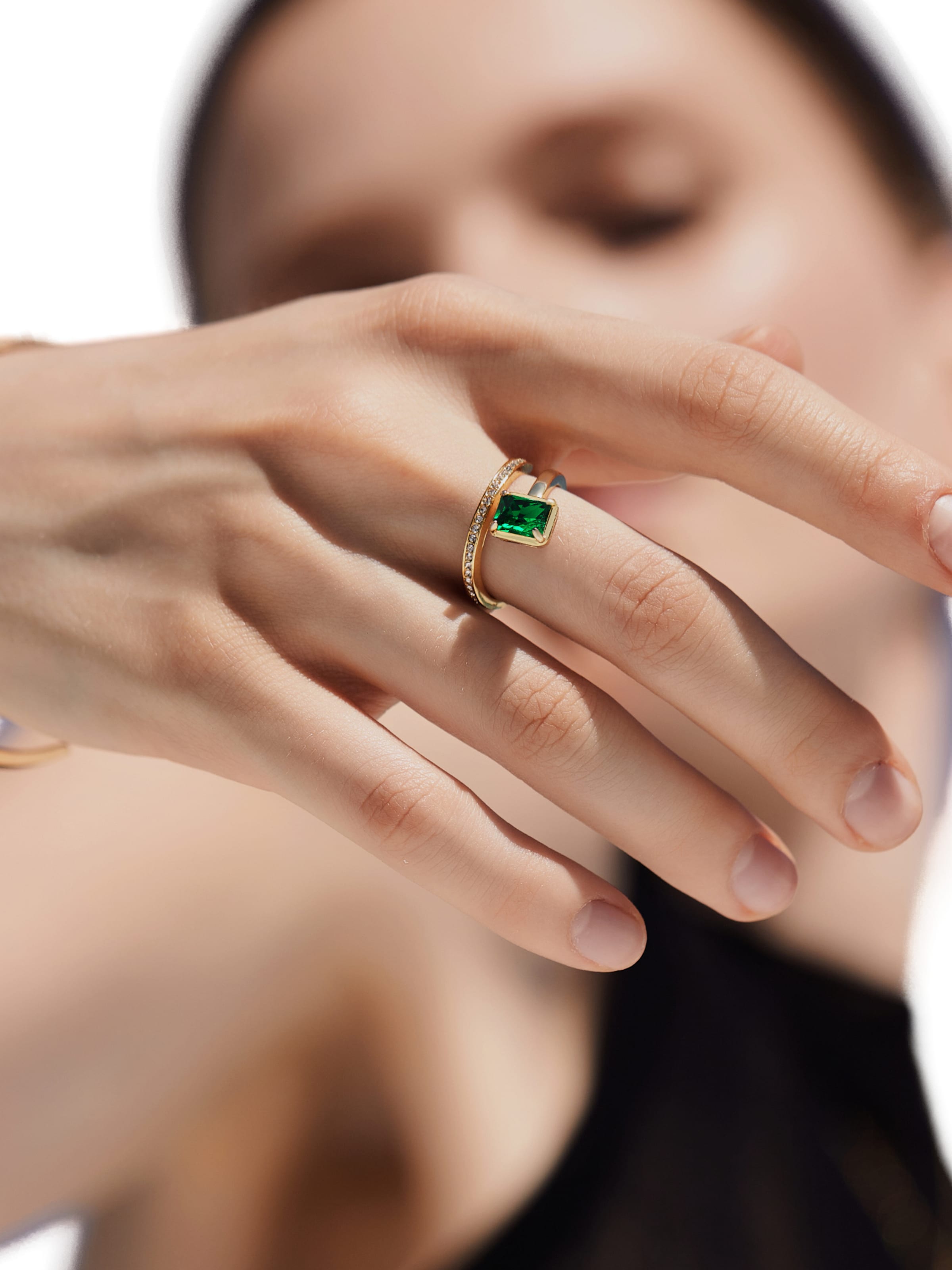 Anello 'Vladimir' di Victoria Hyde in verde