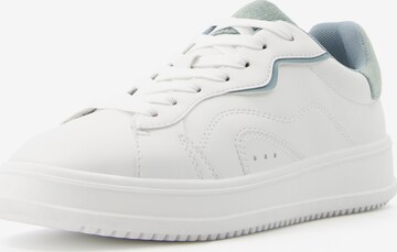 Sneaker bassa di Bershka in bianco: frontale