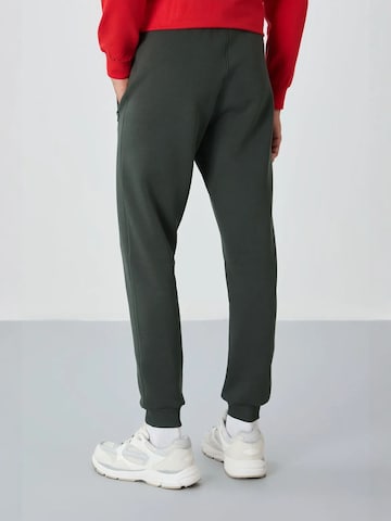 Tommy Life Regular Workout Pants in Grey