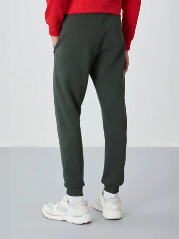 Tommy Life Tapered Sports trousers 'Jogginghose' in Grey