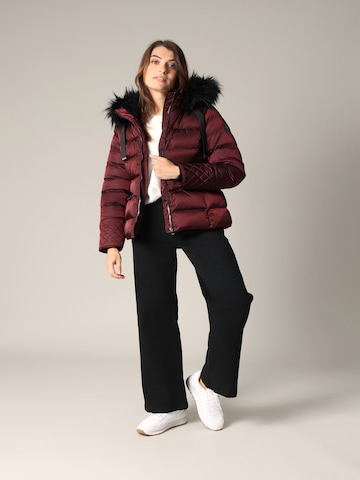 Veste d’hiver 'Ginnie' Deeluxe en rouge
