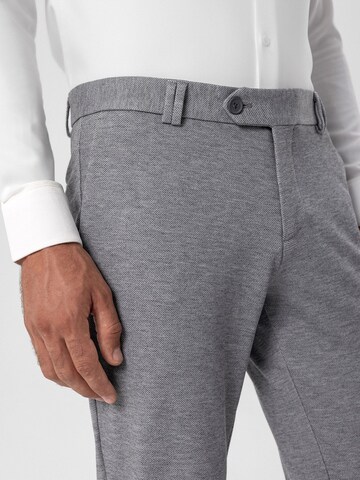 Coupe slim Pantalon Antioch en gris