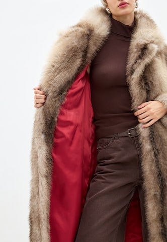 CESARE GASPARI Winter coat in Brown