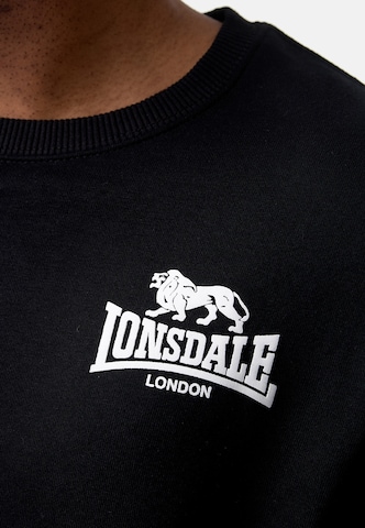 LONSDALE Collegepaita 'Longridge' värissä musta