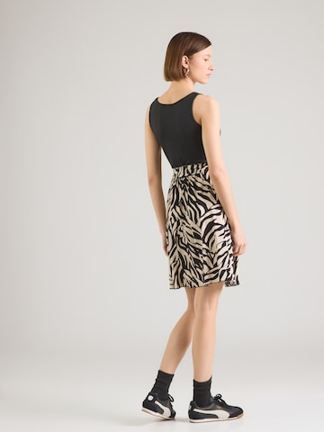 Hailys - Vestido 'Si44nja' en negro