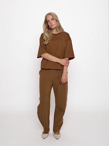 Peppercorn Top 'Fiola' – hnědá