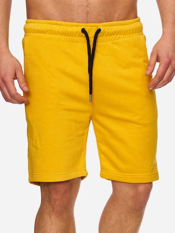 Regular Pantalon '17600' Tazzio en jaune