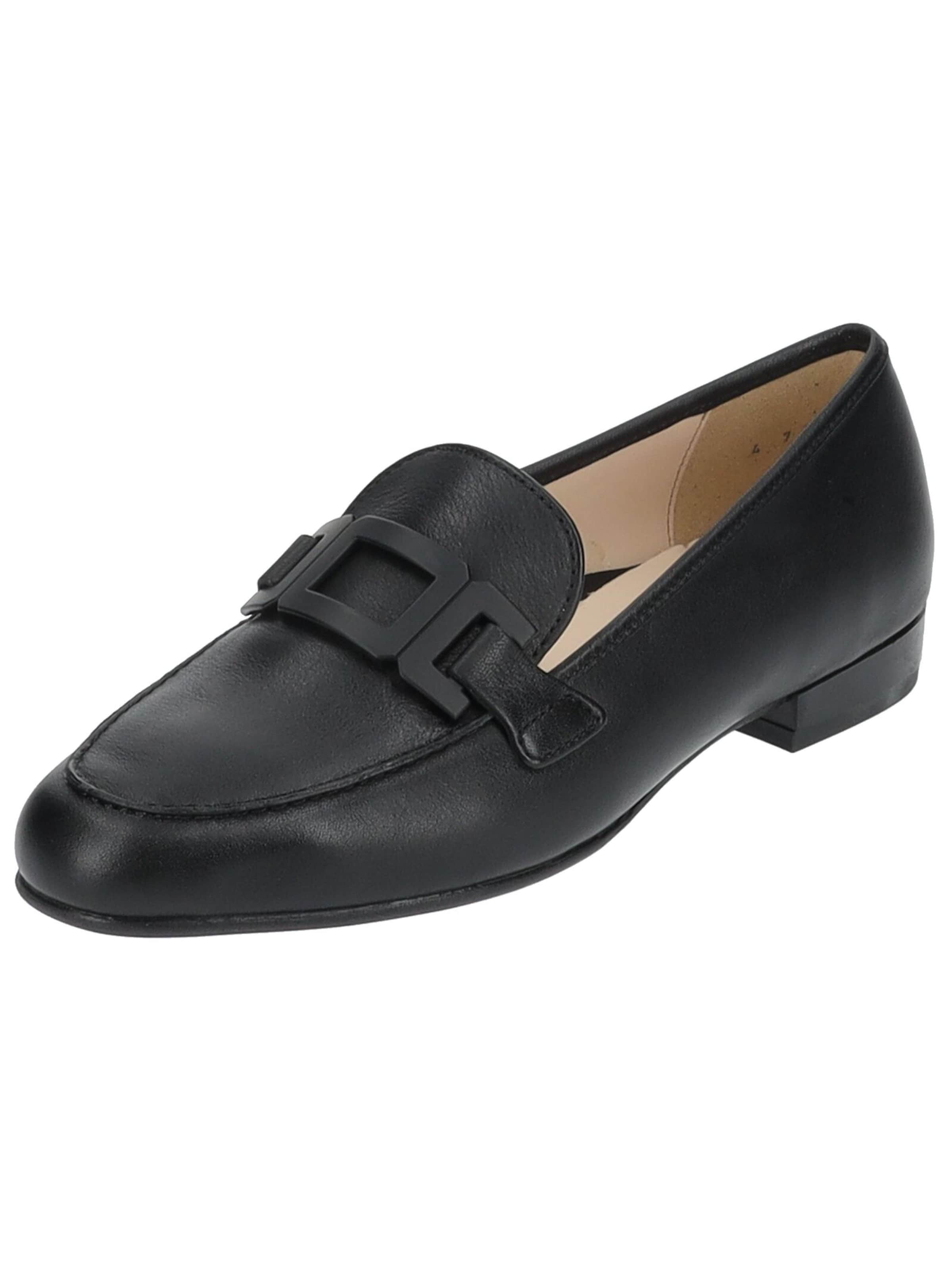 ARA Classic Flats in Black: front