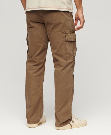 Superdry Loosefit Cargobroek in Bruin