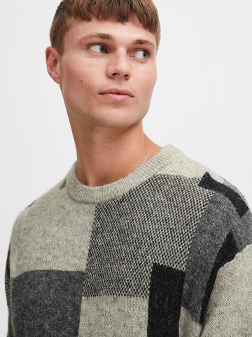 !Solid Sweater 'Hamdan' in Grey