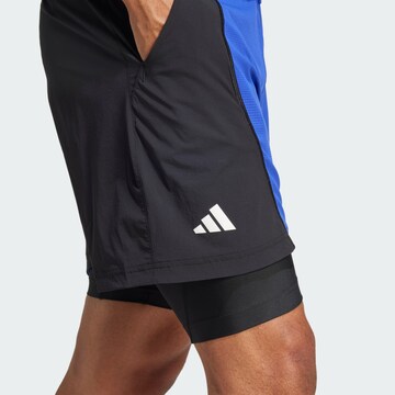 ADIDAS PERFORMANCE Loosefit Sportshorts in Blau