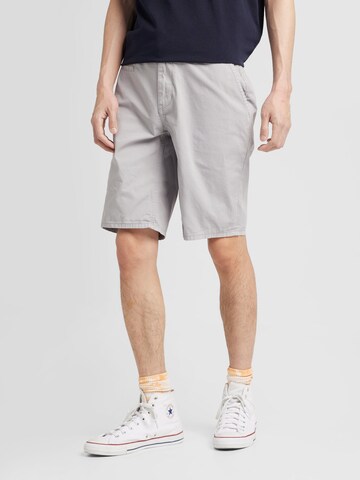 CAMP DAVID Regular Chino Pants in Grey: front