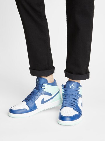 Baskets hautes Jordan en bleu : devant