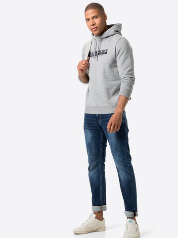 NAPAPIJRI Sweatshirt 'Berber' in Grijs